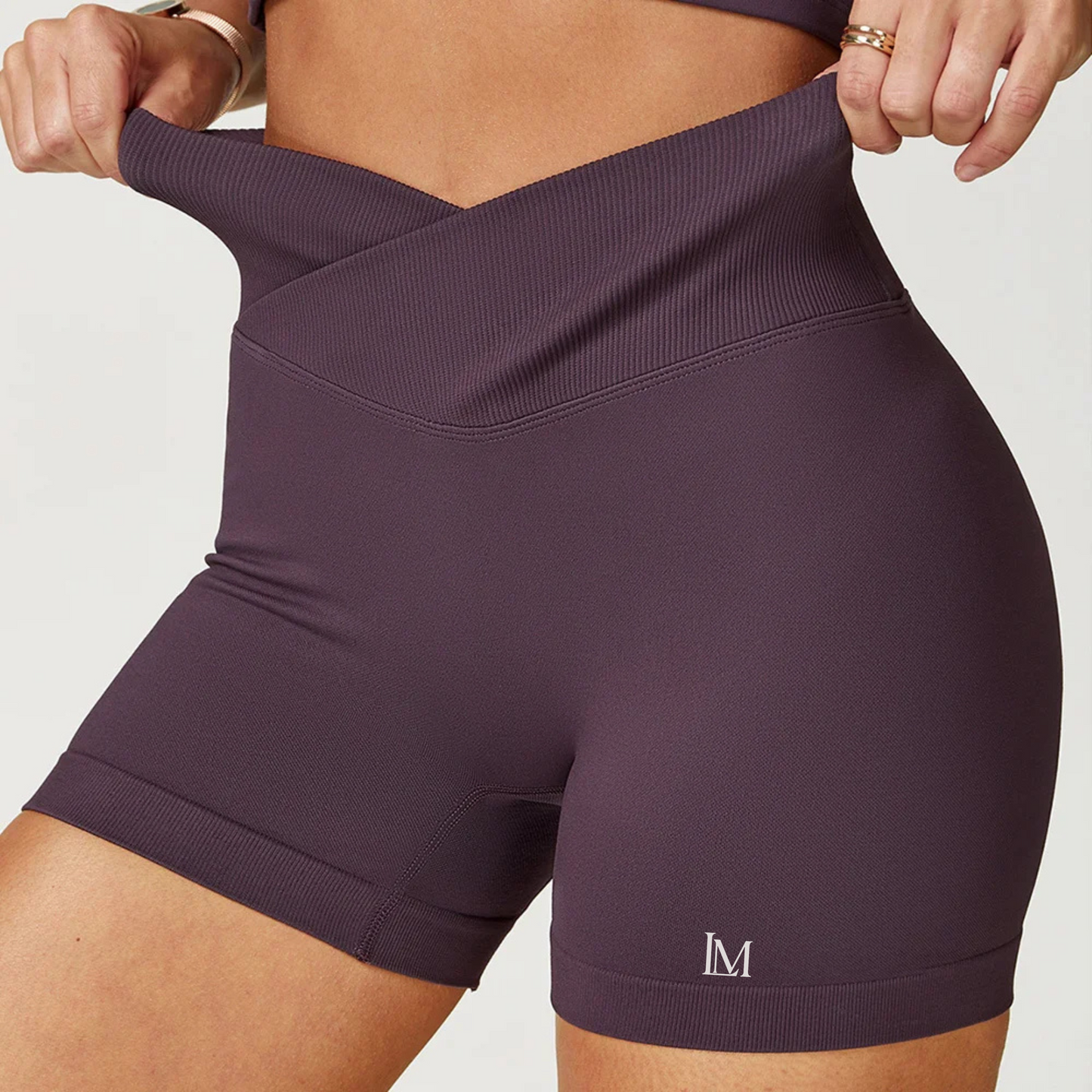 Gym shorts - V shorts