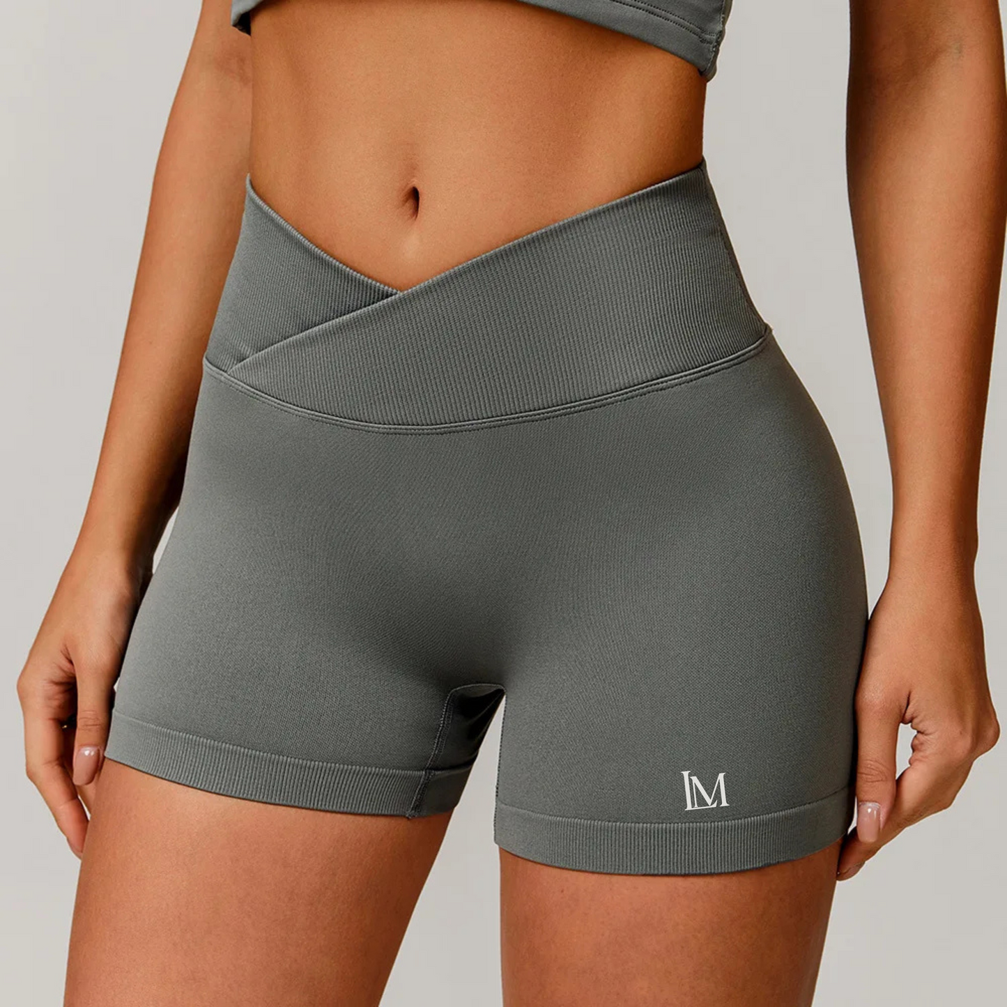 Gym shorts - V shorts